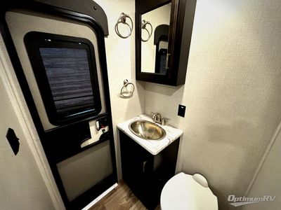 2020 Venture RV SportTrek Touring Edition - Photo 18