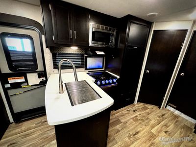 2020 Venture RV SportTrek Touring Edition - Photo 14