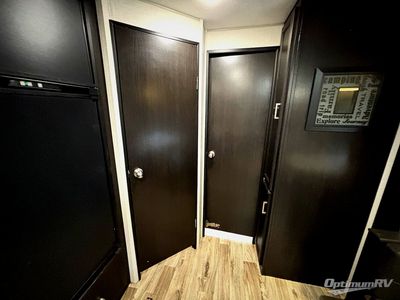 2020 Venture RV SportTrek Touring Edition - Photo 17