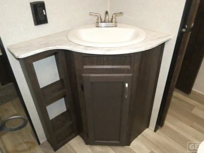 2023 Shasta RVs Phoenix Lite - Photo 14
