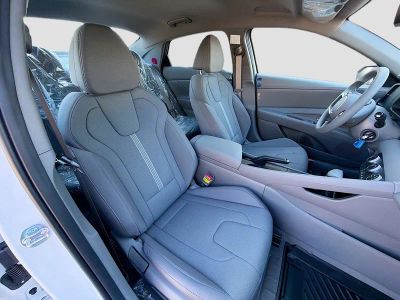 2026 Hyundai ELANTRA — photo 12 view