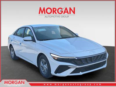 2026 Hyundai ELANTRA SE in Serenity White Pearl — front three-quarter view