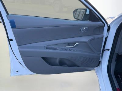 2026 Hyundai ELANTRA — photo 17 view