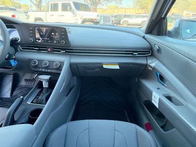 2026 Hyundai ELANTRA — photo 15 view