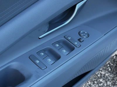 2026 Hyundai ELANTRA — photo 18 view