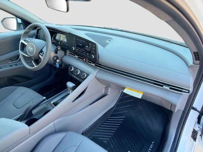 2026 Hyundai ELANTRA — photo 11 view