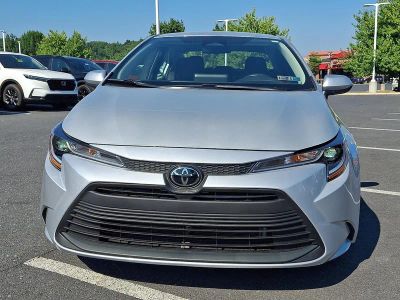 2025 Toyota Corolla — side profile view