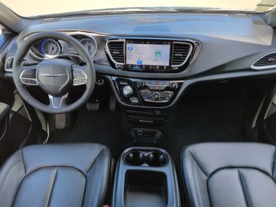2026 Chrysler Pacifica — photo 15 view
