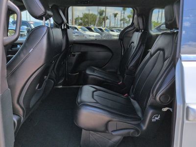 2026 Chrysler Pacifica — photo 14 view