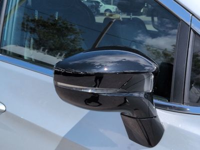 2026 Chrysler Pacifica — photo 12 view