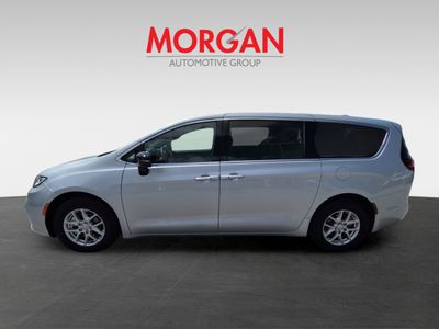 2026 Chrysler Pacifica — photo 8 view