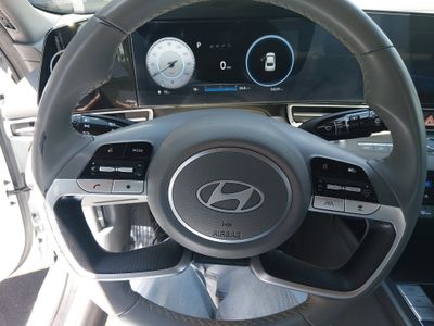 2025 Hyundai Elantra - Photo 12