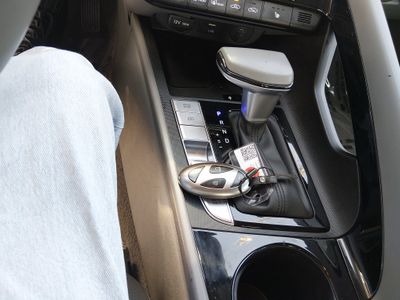 2025 Hyundai Elantra - Photo 15