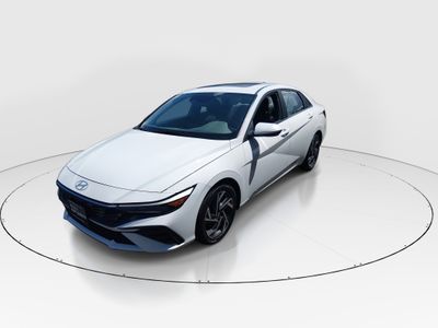 2025 Hyundai Elantra - Photo 3