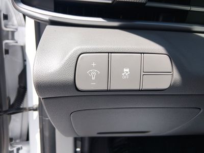 2025 Hyundai Elantra - Photo 13