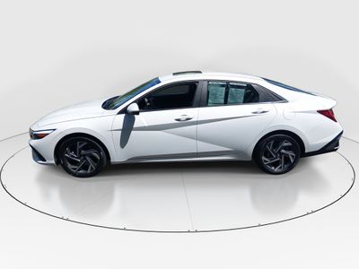 2025 Hyundai Elantra - Photo 4