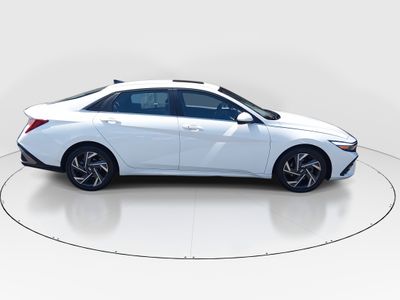 2025 Hyundai Elantra - Photo 8