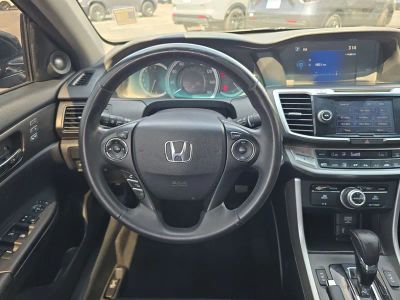 2015 Honda Accord — photo 10 view
