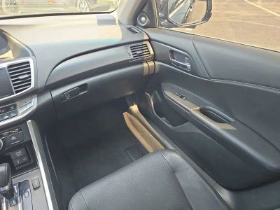 2015 Honda Accord — photo 12 view