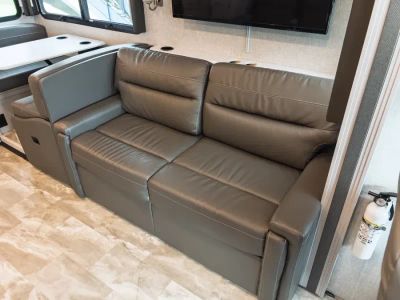 2022 Thor Motor Coach WINDSPORT — photo 8 view