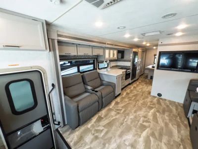 2022 Thor Motor Coach WINDSPORT — photo 10 view