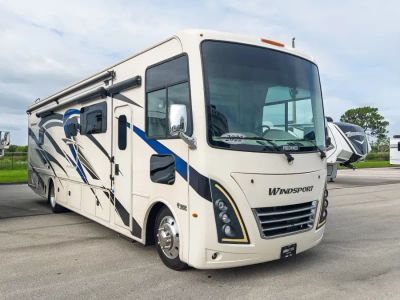 2022 Thor Motor Coach WINDSPORT — front three-quarter view