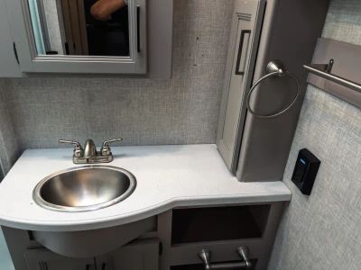 2022 Thor Motor Coach WINDSPORT — photo 16 view