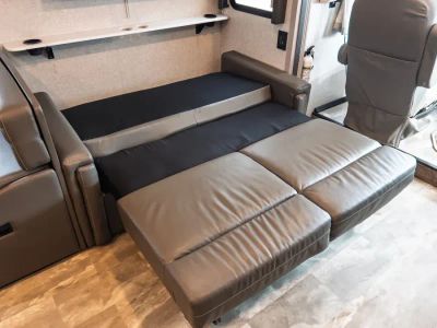 2022 Thor Motor Coach WINDSPORT — photo 9 view