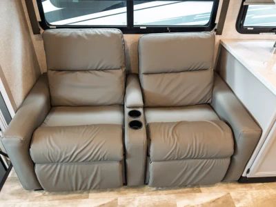 2022 Thor Motor Coach WINDSPORT — photo 11 view