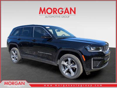 2026 Jeep Grand Cherokee Limited in Black — front three-quarter view