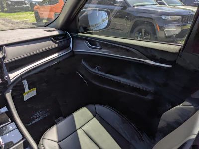 2026 Jeep Grand Cherokee — photo 18 view