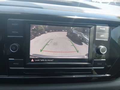 2024 Volkswagen Taos — photo 17 view