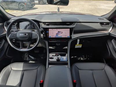 2026 Jeep Grand Cherokee — photo 16 view