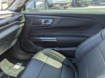 2026 Ford Mustang — photo 14 view