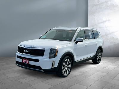 2022 Kia Telluride — front three-quarter view