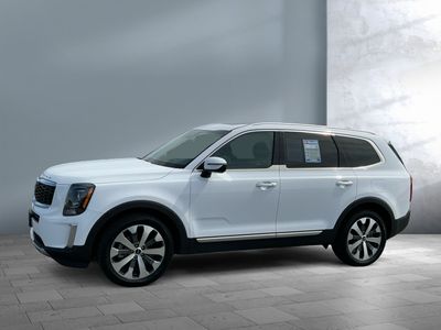 2022 Kia Telluride — rear three-quarter view