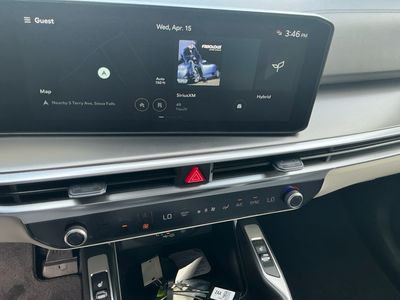 2026 Kia Sorento Hybrid — photo 12 view