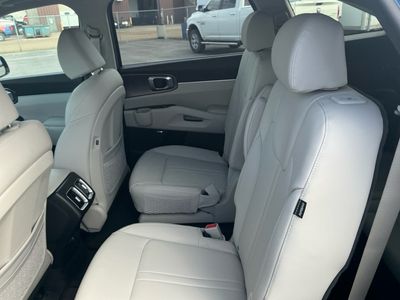 2026 Kia Sorento Hybrid — photo 17 view