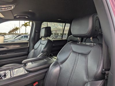 2022 Jeep Wagoneer - Photo 23