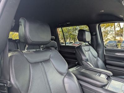 2022 Jeep Wagoneer - Photo 11