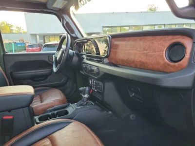2025 Jeep Wrangler — photo 34 view