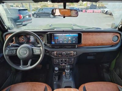 2025 Jeep Wrangler — photo 26 view