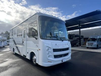 2025 Entegra VISION SE — front three-quarter view