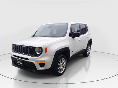 2023 Jeep Renegade - Photo 3