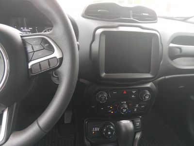 2023 Jeep Renegade - Photo 19