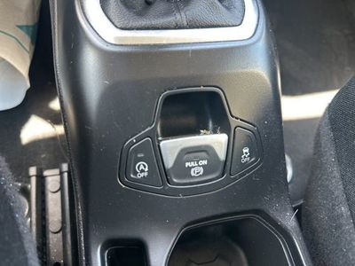 2023 Jeep Renegade - Photo 19