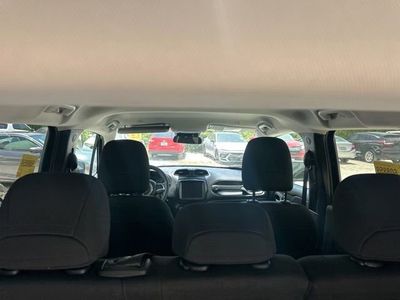 2023 Jeep Renegade - Photo 32