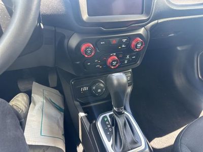 2023 Jeep Renegade - Photo 16