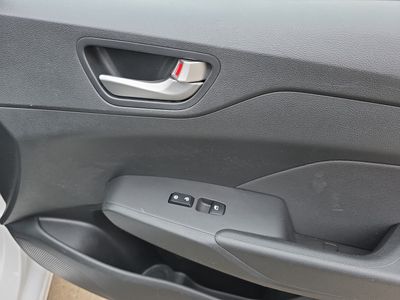 2018 Hyundai Accent - Photo 8