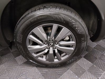 2025 Nissan Pathfinder — photo 10 view